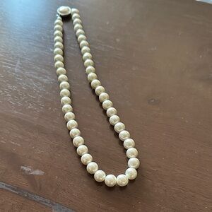 Elegant Cream Pearl Necklace